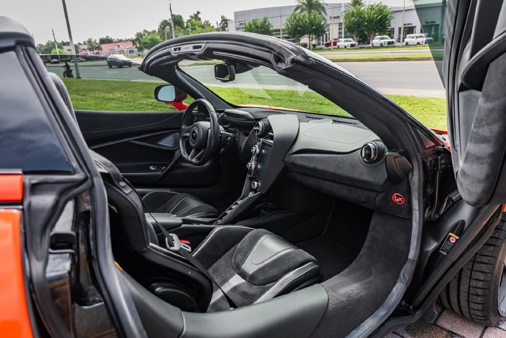 Used 2021 McLaren 720S Performance RWD image 34
