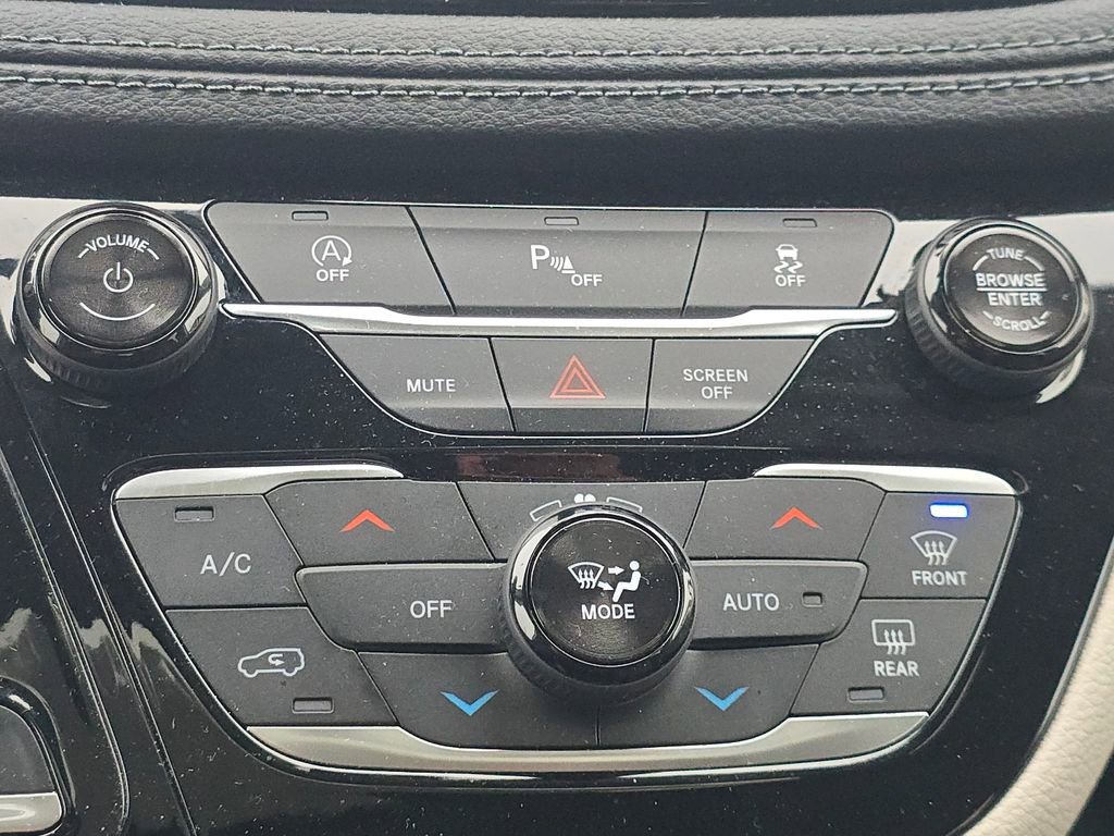 Used 2019 Chrysler Pacifica Limited w/ Tire & Wheel Group image 31