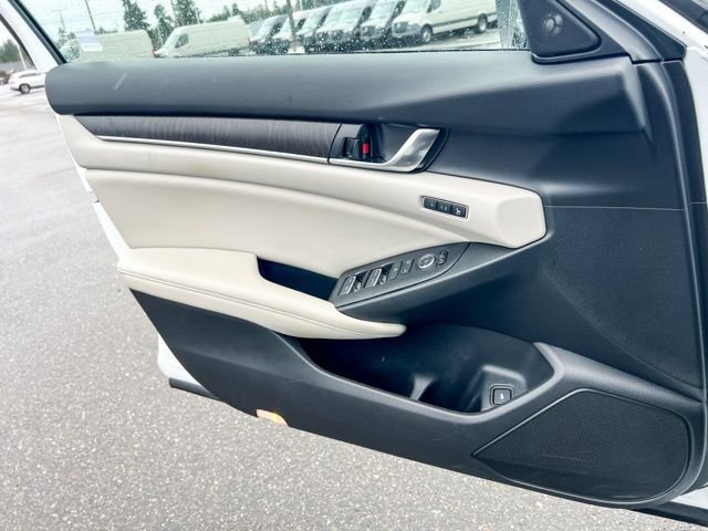 Used 2022 Honda Accord Touring image 16