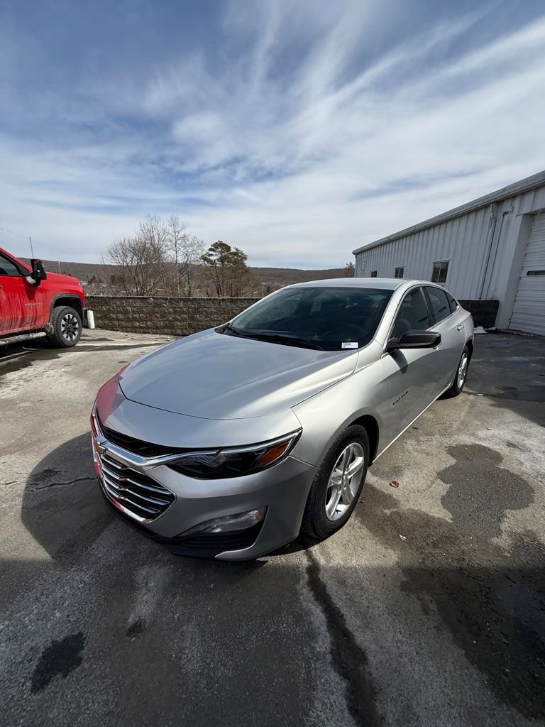 Used 2021 Chevrolet Malibu LS image 1