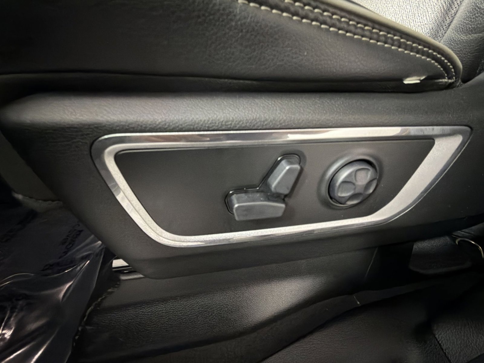Used 2019 RAM 1500 Laramie image 14