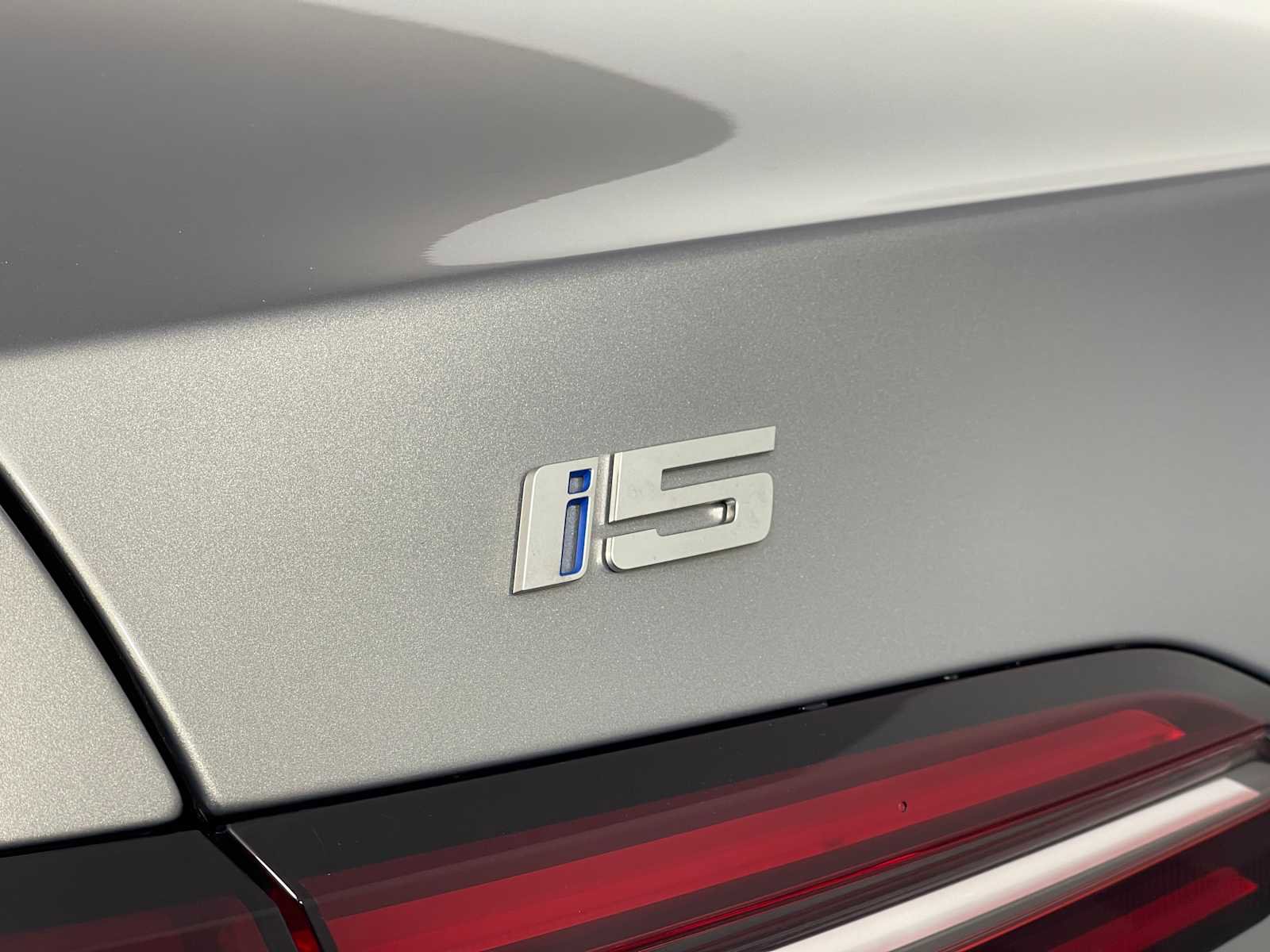 New 2026 BMW i5 eDrive40 image 10