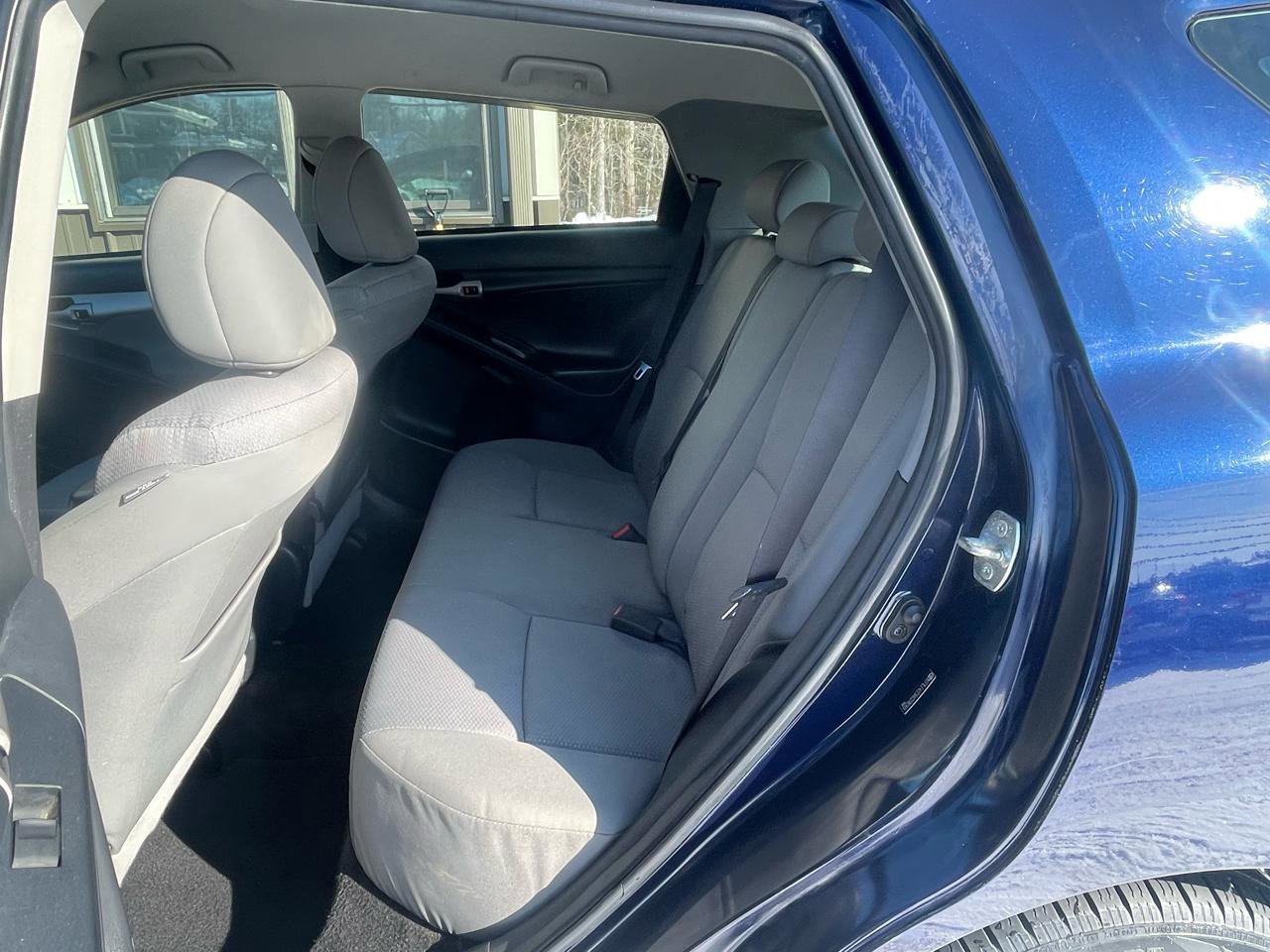 Used 2010 Toyota Matrix S image 9