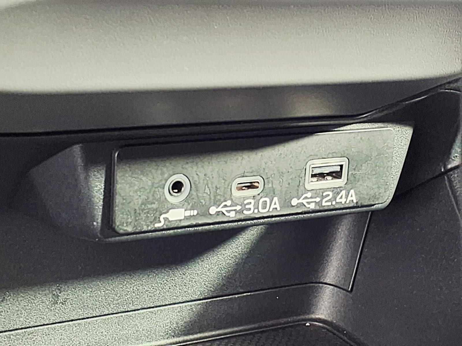 Used 2025 Subaru Crosstrek 2.0i Premium image 19