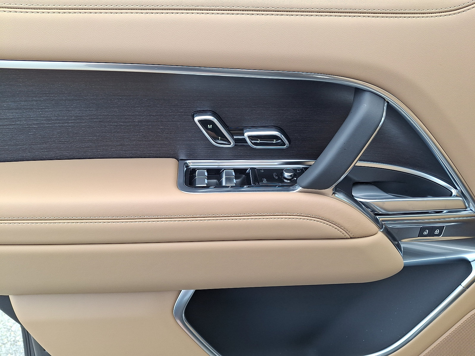 New 2026 Land Rover Range Rover SE AWD/4WD image 4