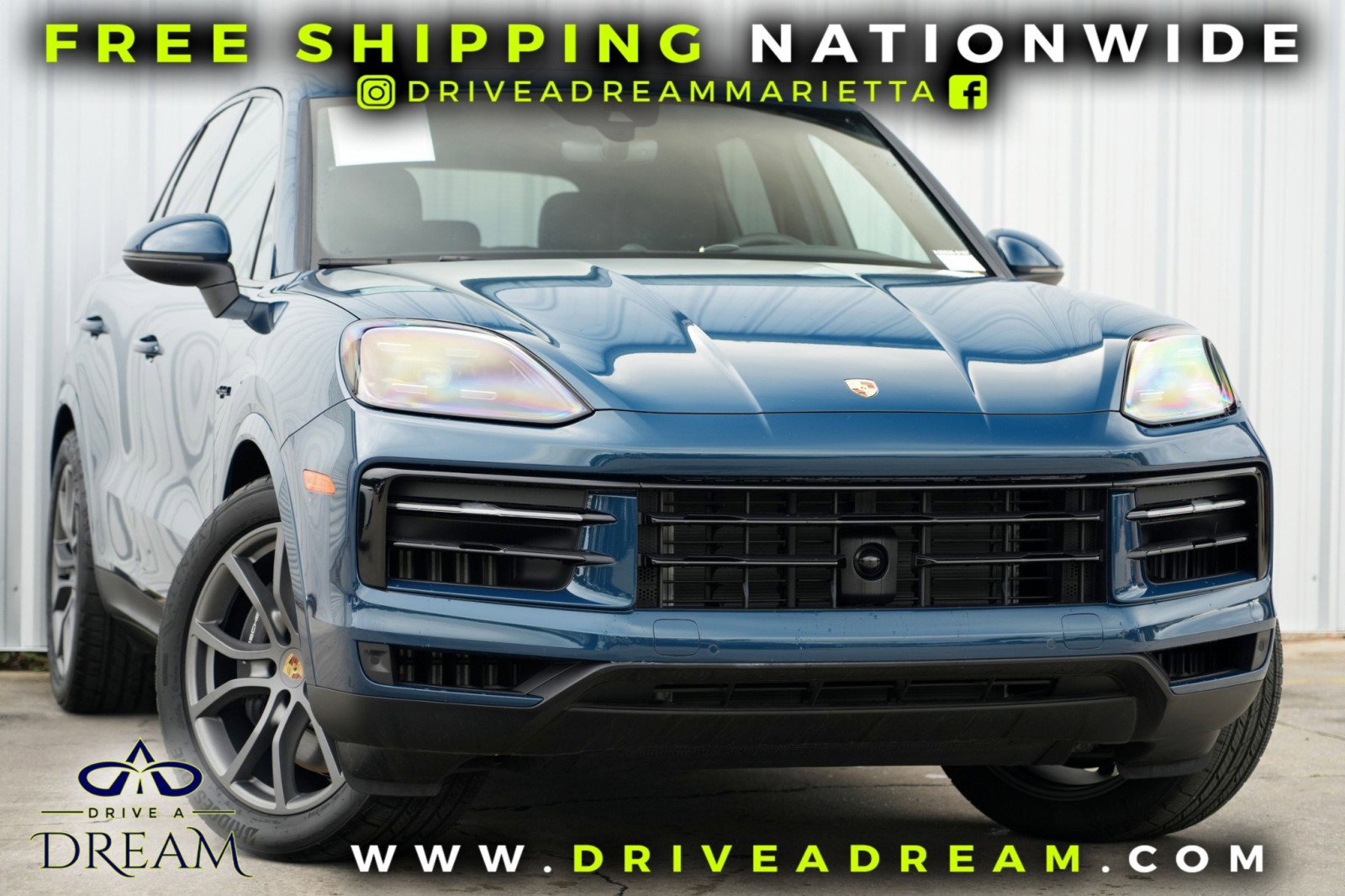 Used 2024 Porsche Cayenne w/ Premium Package image 2