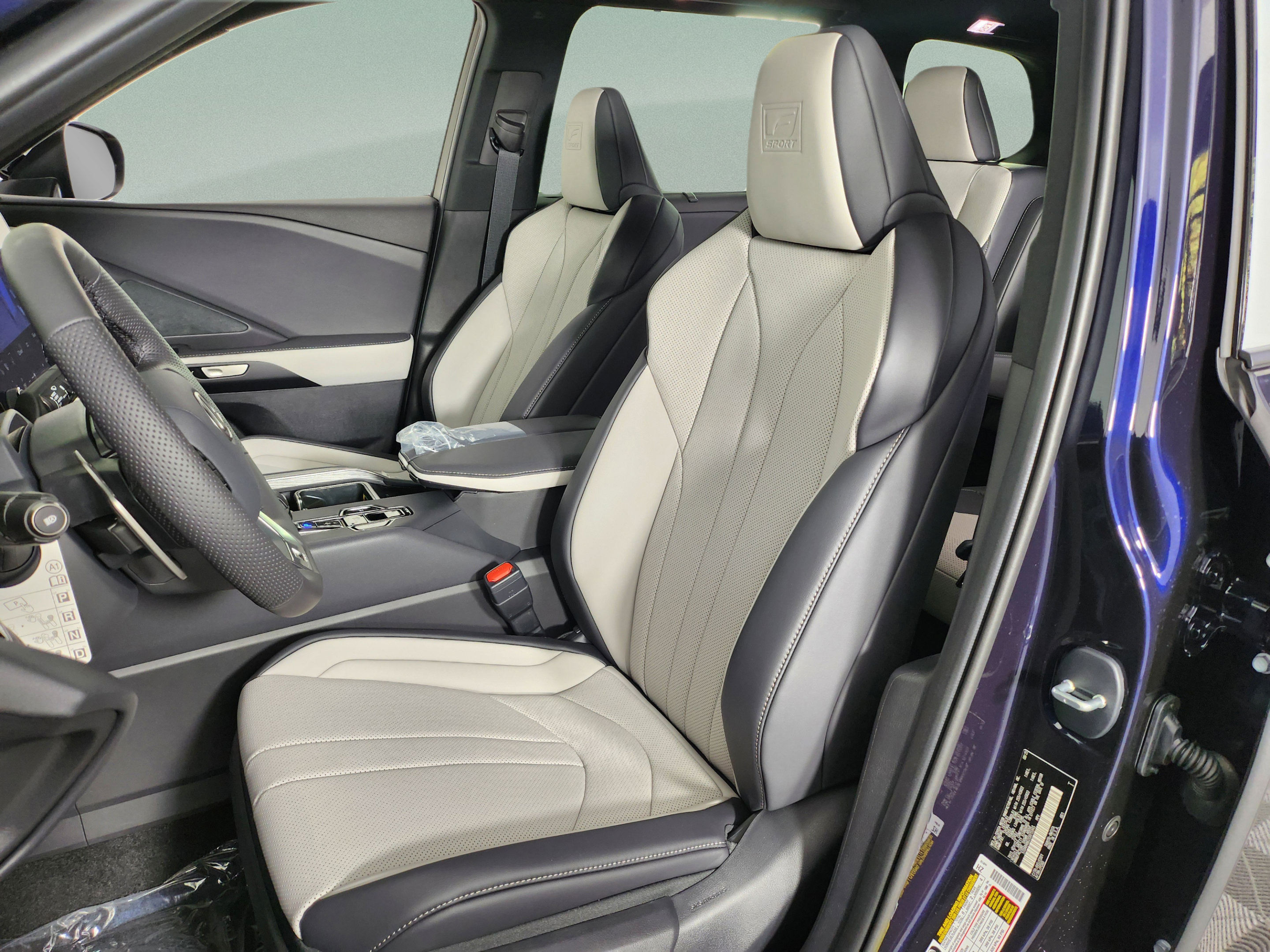 Certified 2025 Lexus TX 500h AWD w/ Technology Package image 12