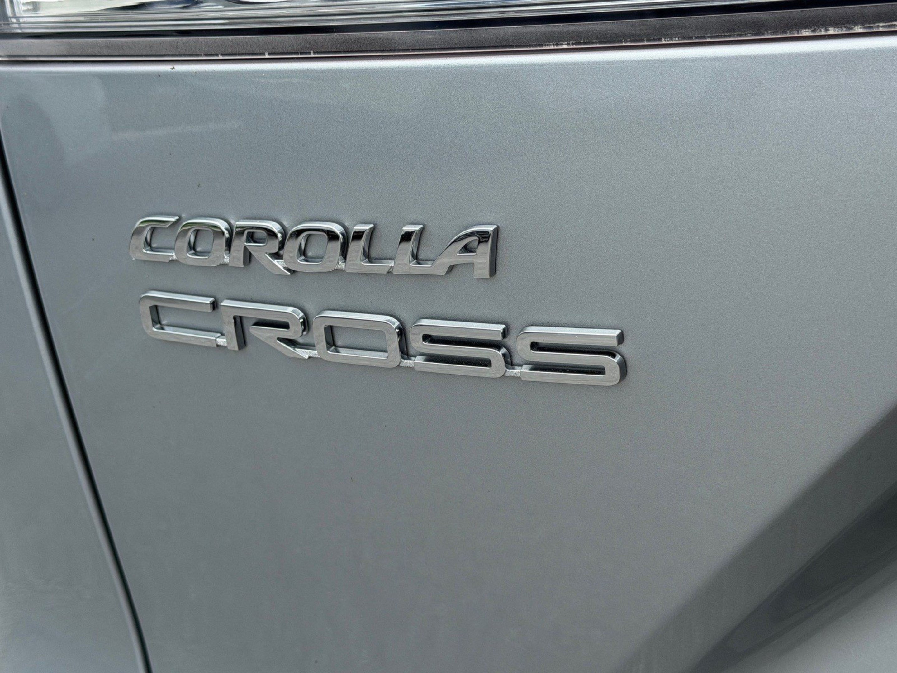 Used 2025 Toyota Corolla Cross LE FWD image 46