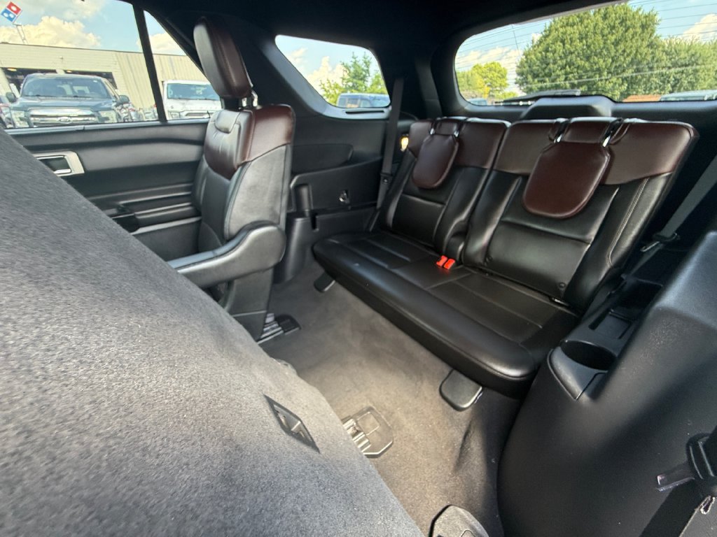 Used 2022 Ford Explorer Platinum w/ Equipment Group 601A AWD/4WD image 25