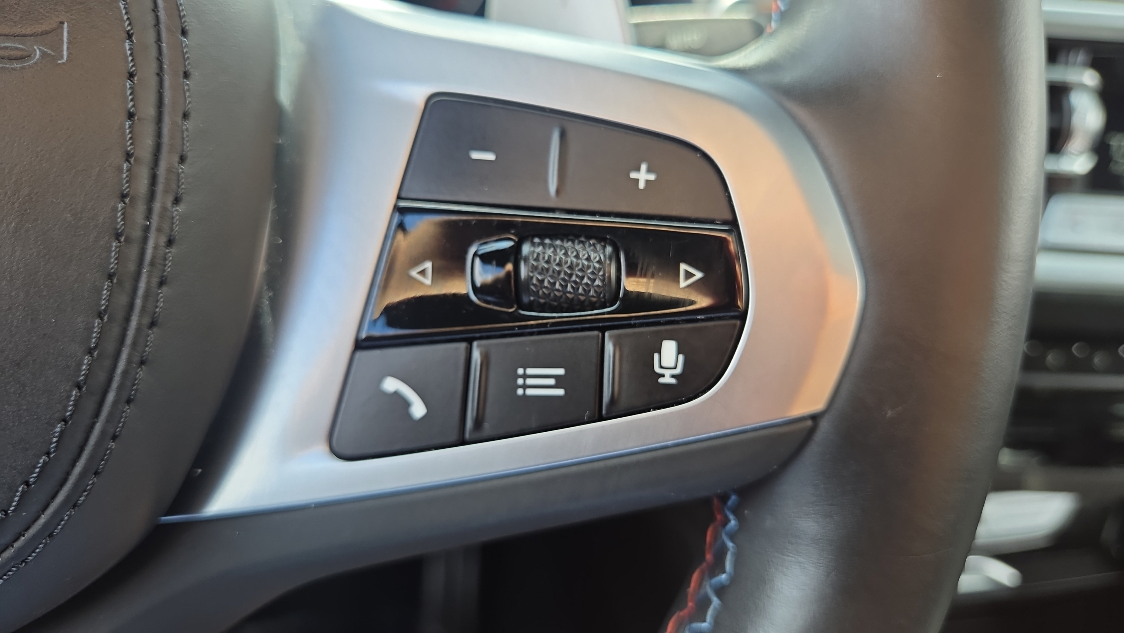 Used 2024 BMW X4 M40i w/ Premium Package AWD/4WD image 24