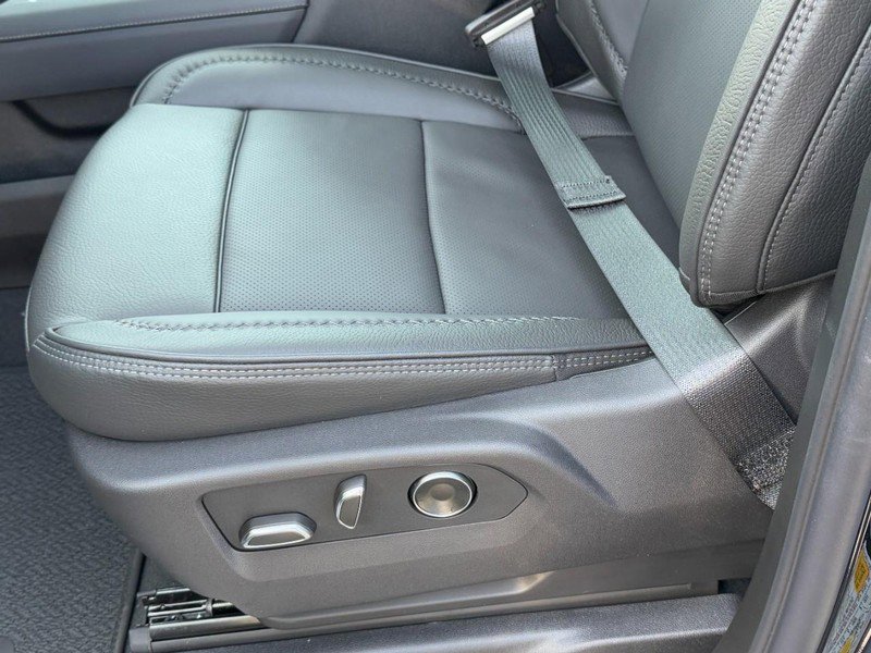 New 2026 GMC Sierra 3500 Denali w/ Denali Reserve Package image 16