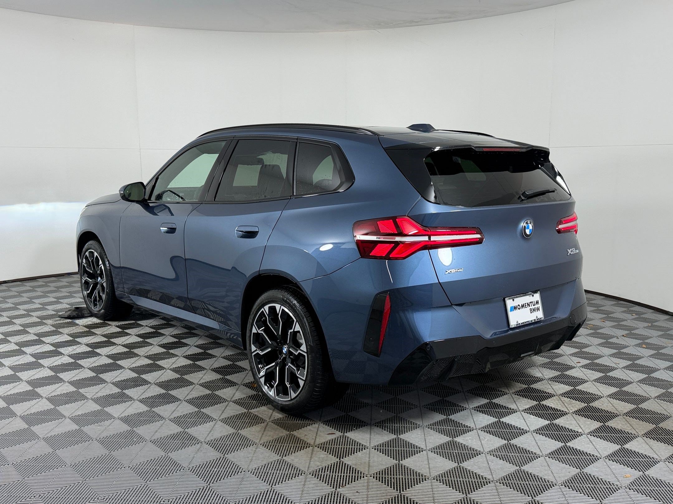 Used 2026 BMW X3 xDrive30i w/ M Sport Package AWD/4WD image 3