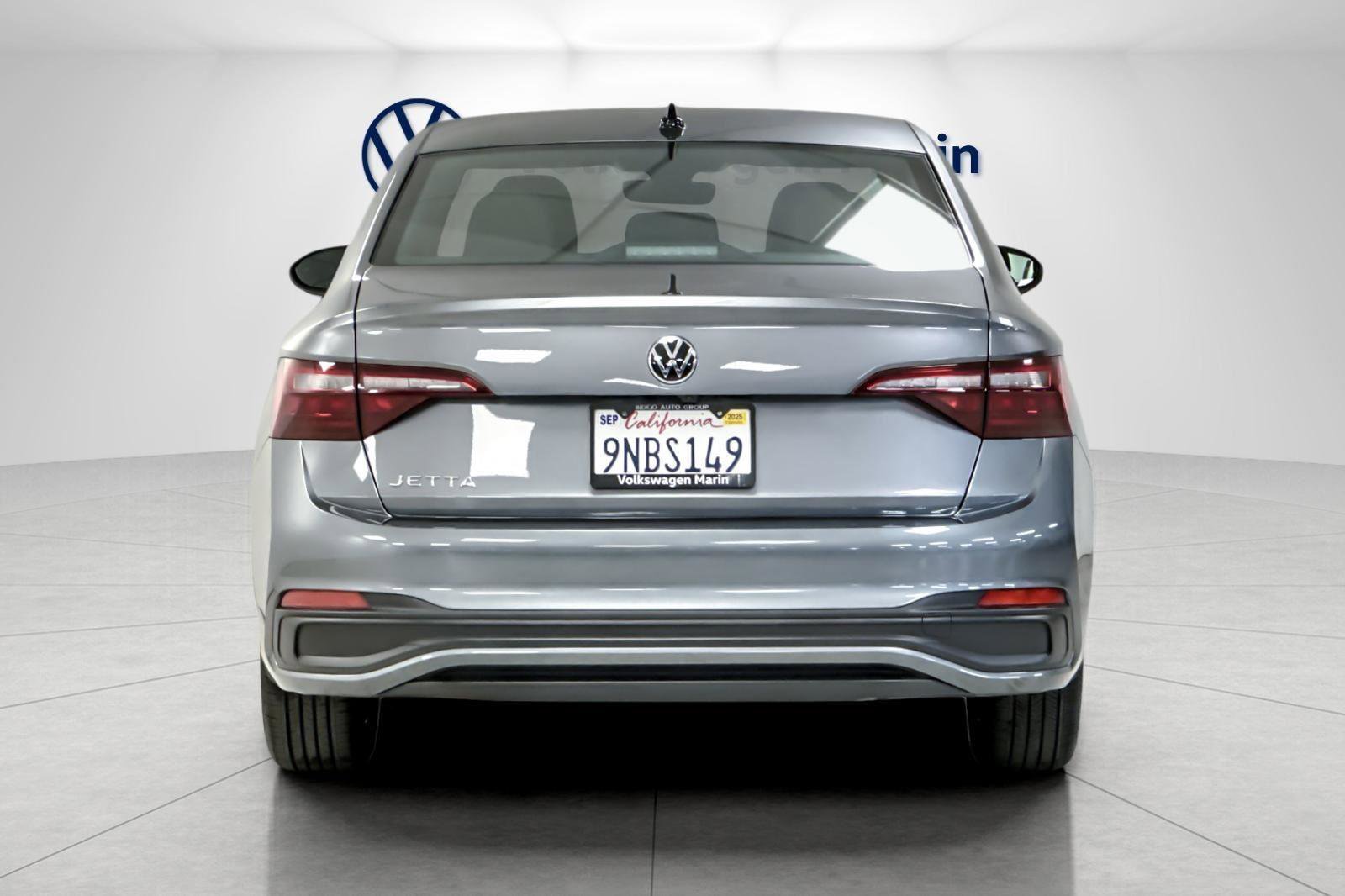 Used 2022 Volkswagen Jetta Sport image 4