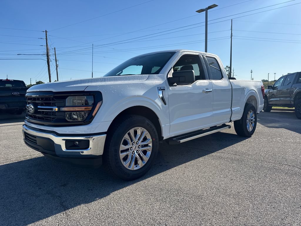 New 2026 Ford F150 XLT w/ XLT Chrome Appearance Package RWD image 2