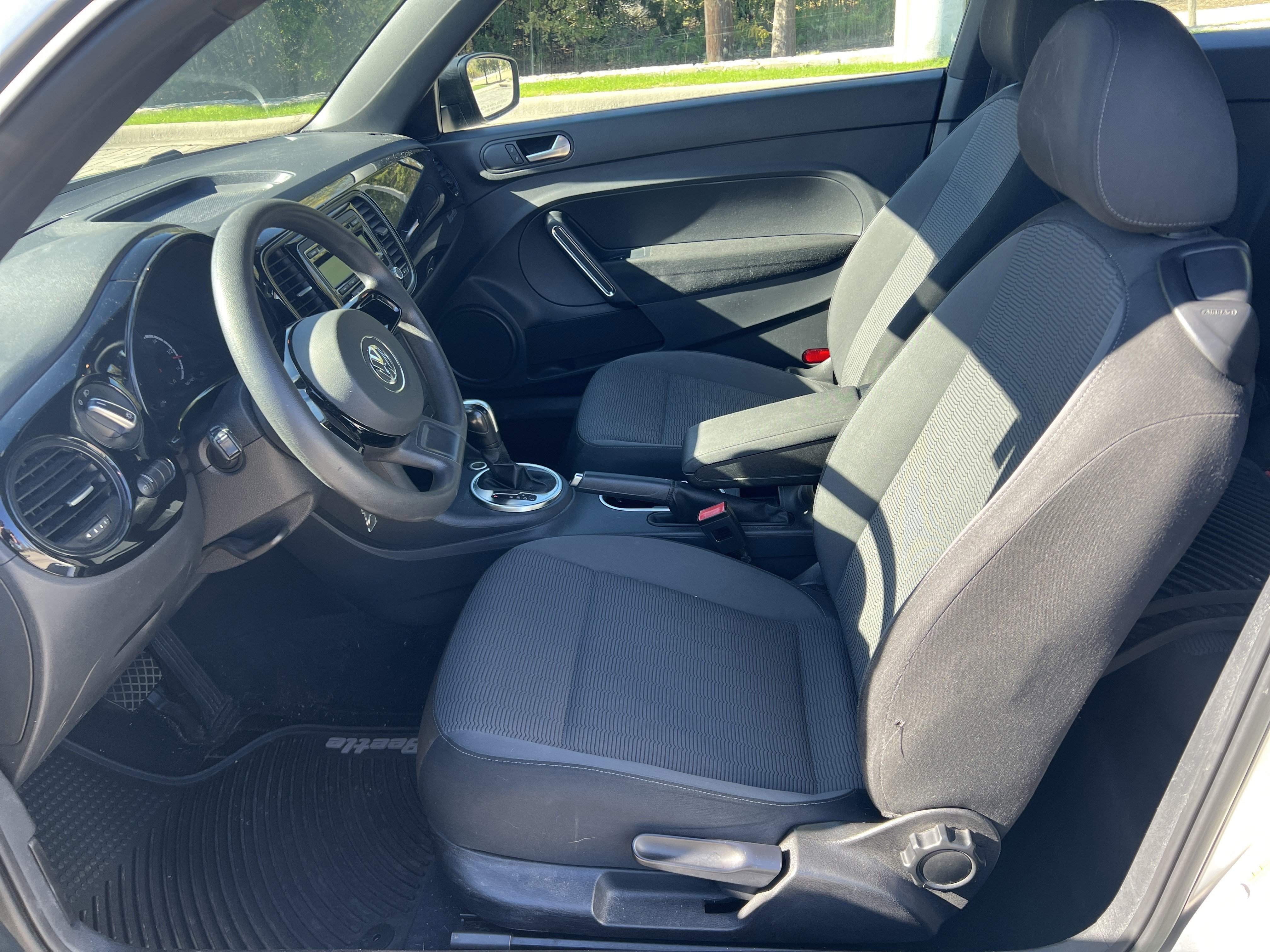 Used 2014 Volkswagen Beetle 2.5 image 15