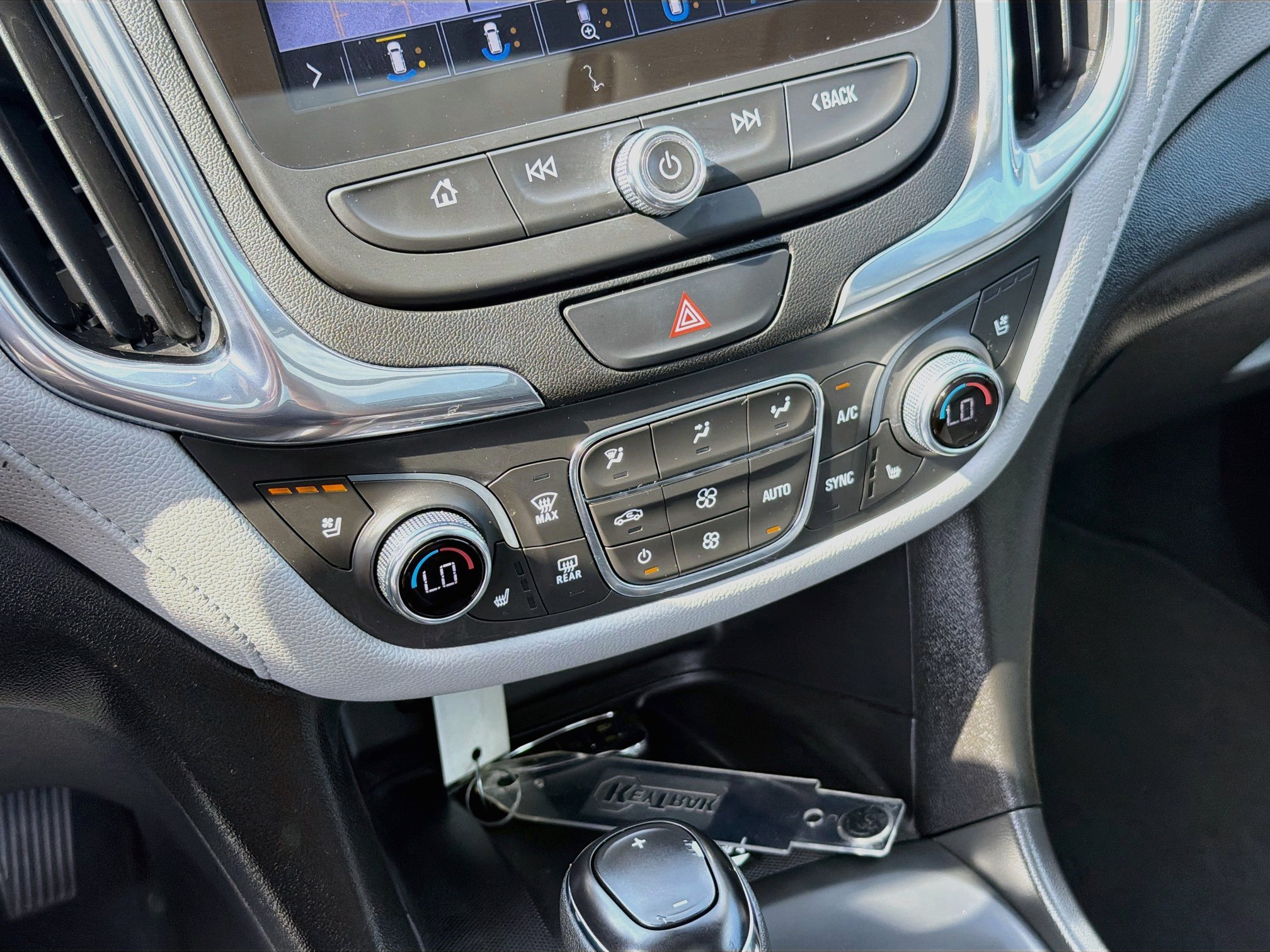 Used 2021 Chevrolet Equinox Premier FWD image 16