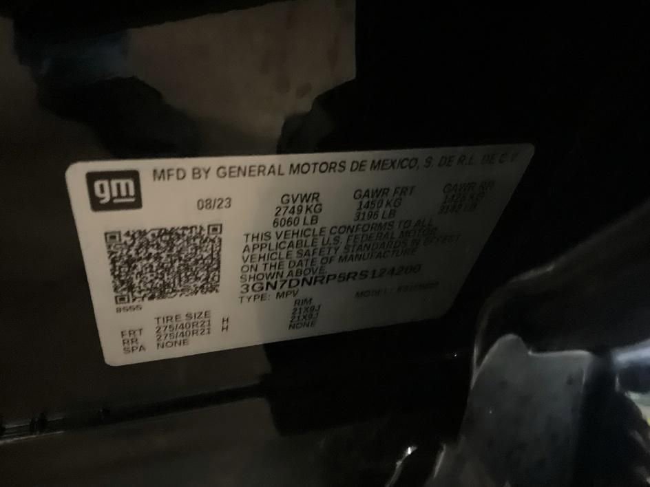 Used 2024 Chevrolet Equinox EV RS FWD image 33