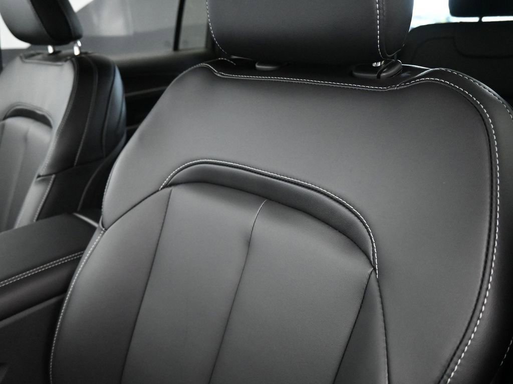 New 2025 Jeep Grand Cherokee L Limited w/ Black Appearance Package image 21