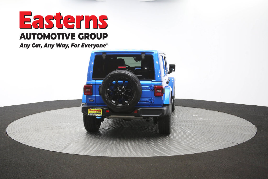 Used 2024 Jeep Wrangler Unlimited Sahara w/ Technology Group AWD/4WD image 40