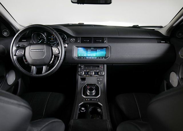 Used 2019 Land Rover Range Rover Evoque SE Premium image 4