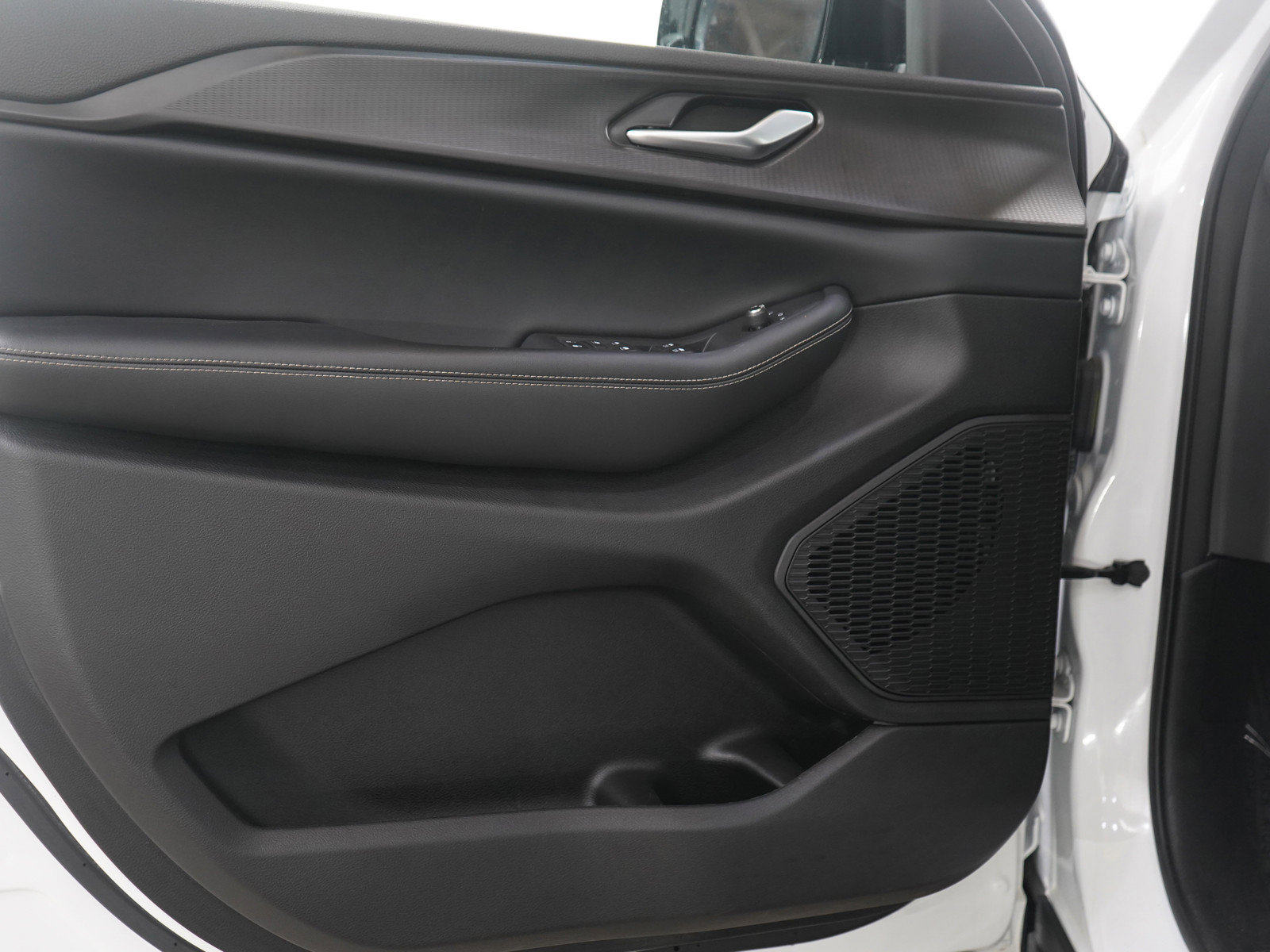 Used 2023 Jeep Grand Cherokee Altitude image 19