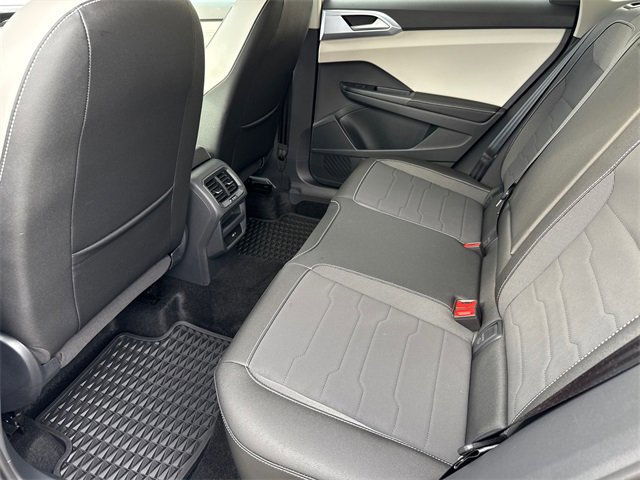 Used 2025 Volkswagen Taos SE image 28