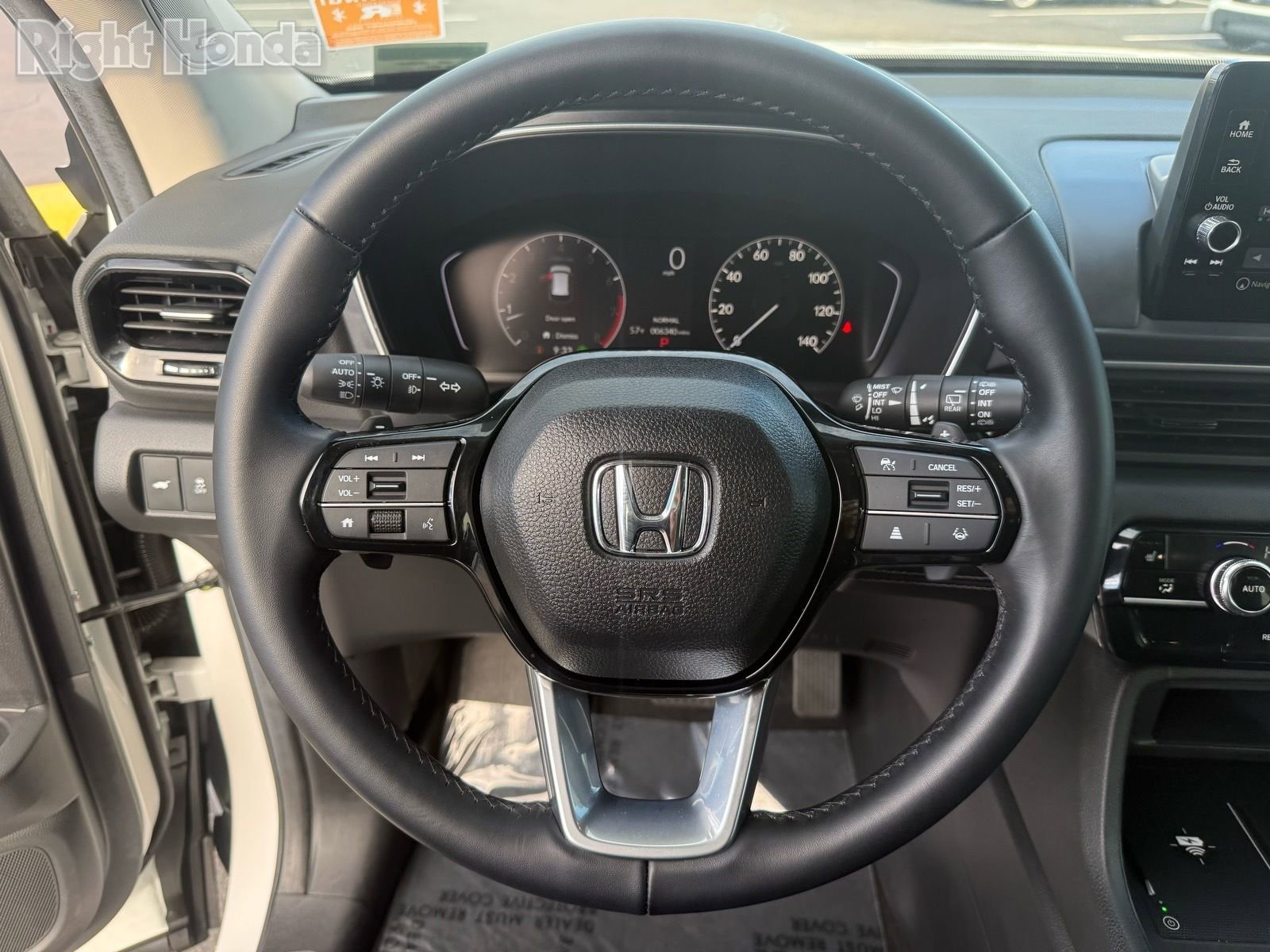 Certified 2025 Honda Pilot Touring image 15