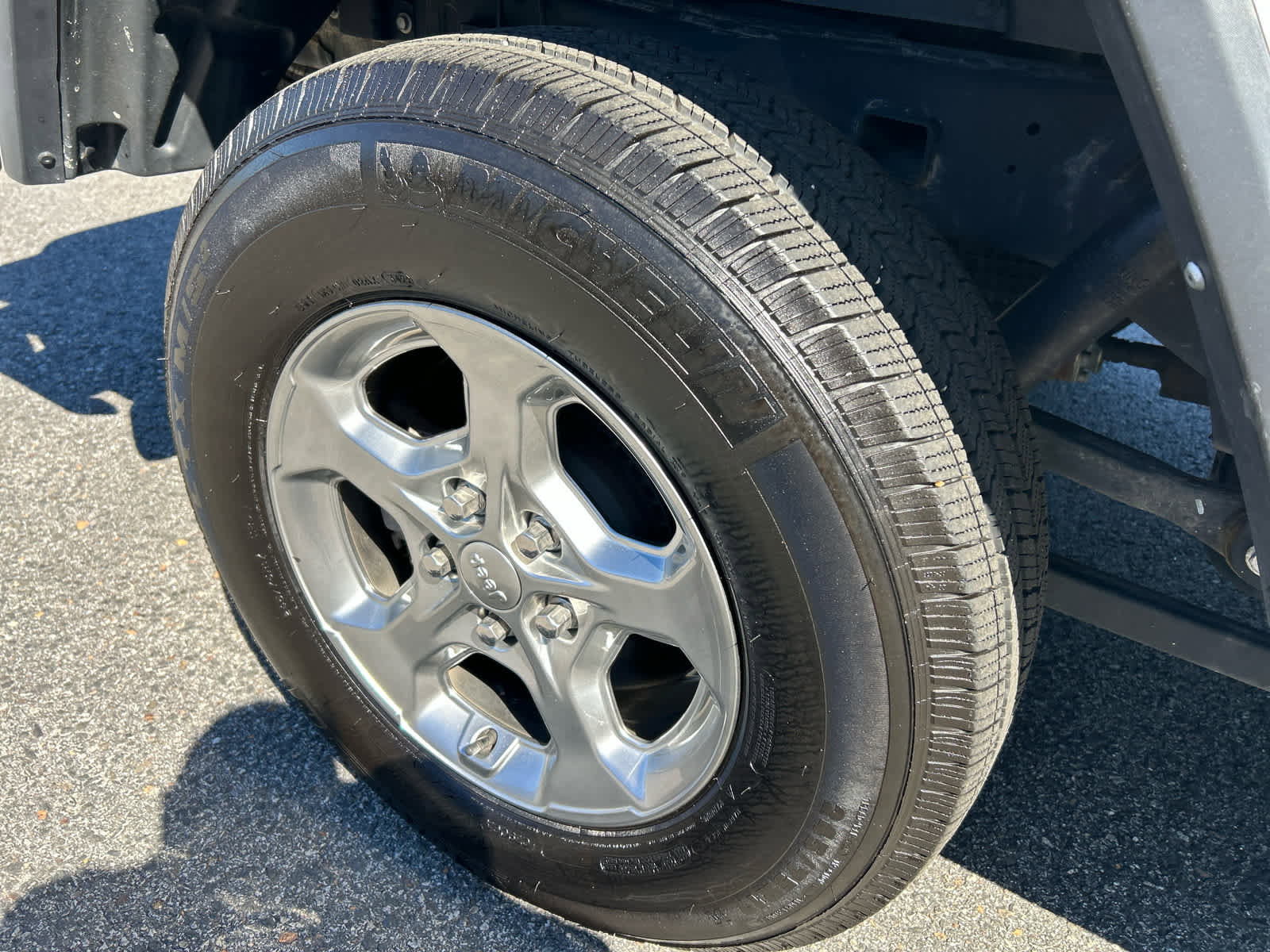 Used 2021 Jeep Gladiator Sport image 20