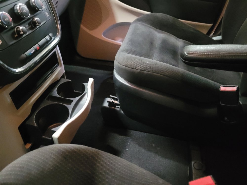 Used 2018 Dodge Grand Caravan SE image 26