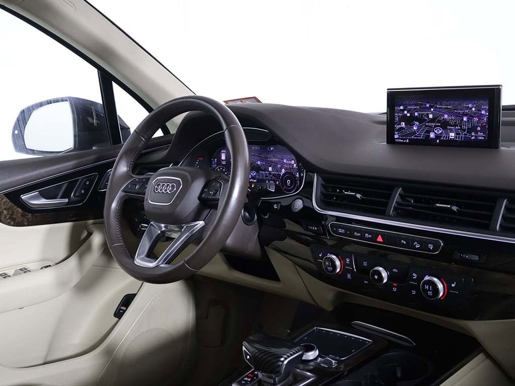 Used 2017 Audi Q7 3.0T Premium Plus w/ Premium Plus Package image 29