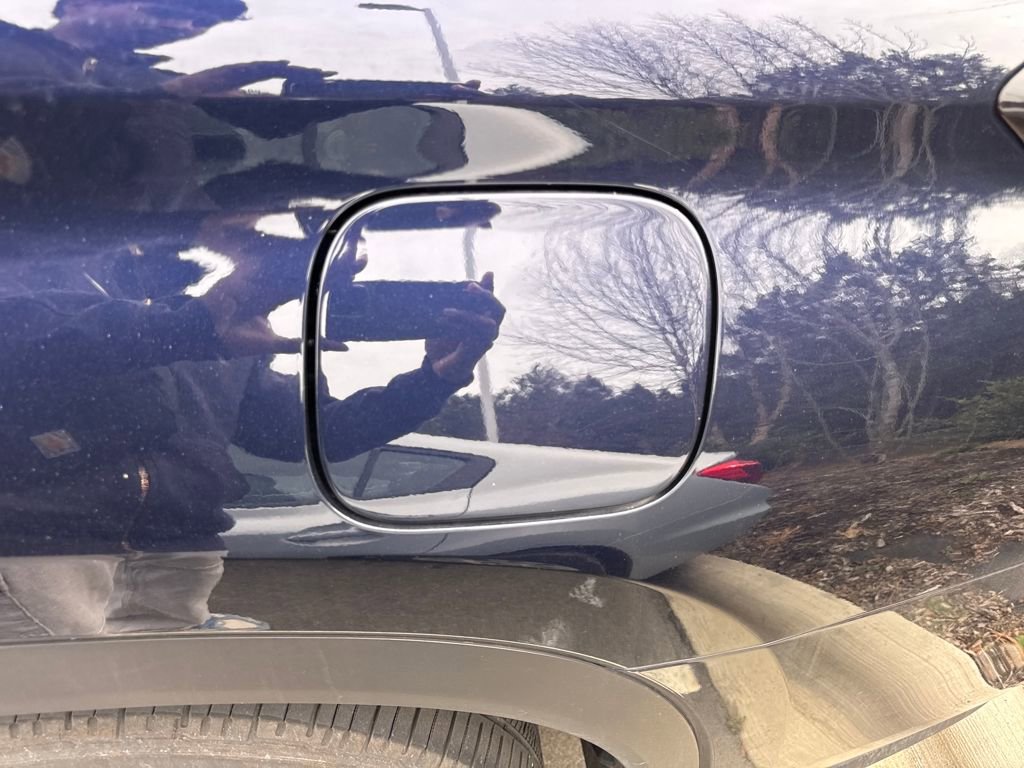 Used 2023 Toyota Highlander XLE image 17