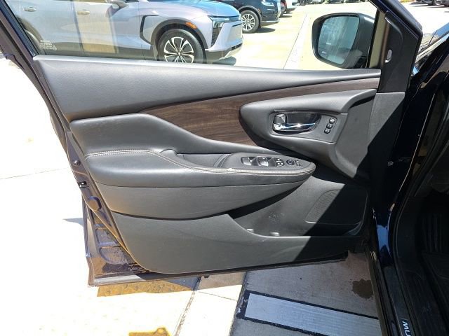 Used 2023 Nissan Murano Platinum w/ Cargo Package image 11