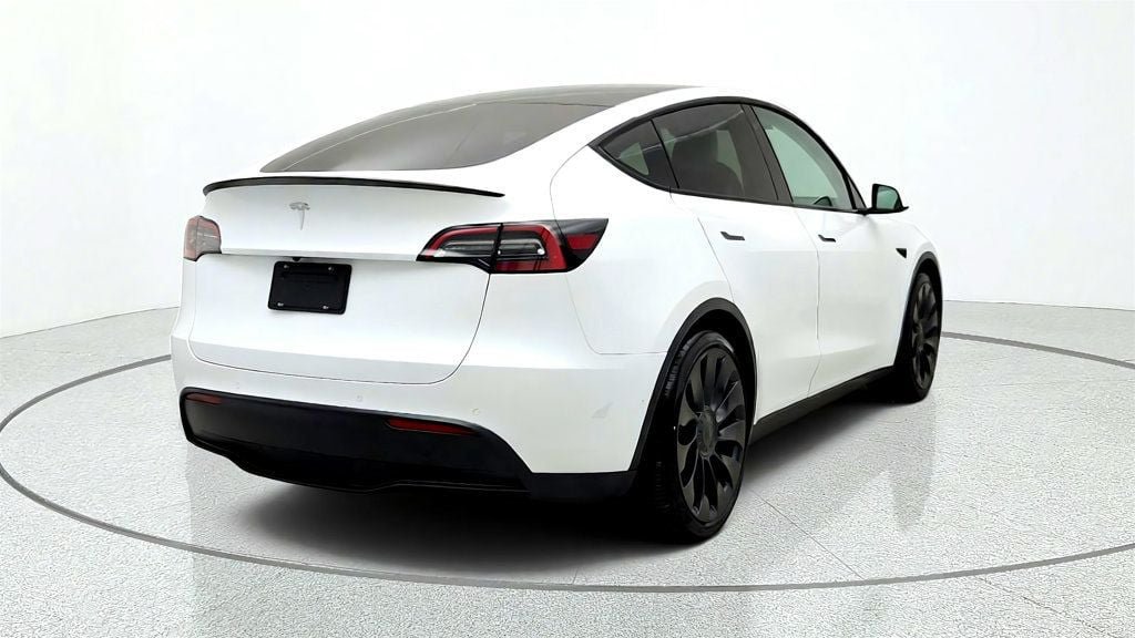 Used 2022 Tesla Model Y Performance AWD/4WD image 5