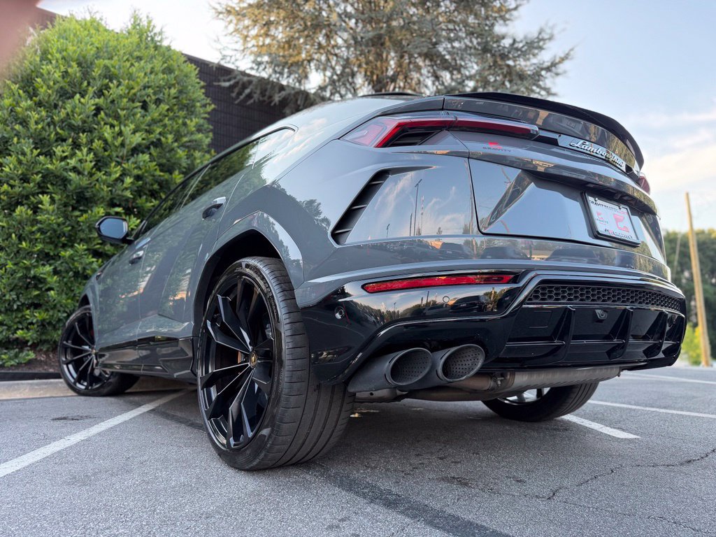 Used 2022 Lamborghini Urus AWD/4WD image 20