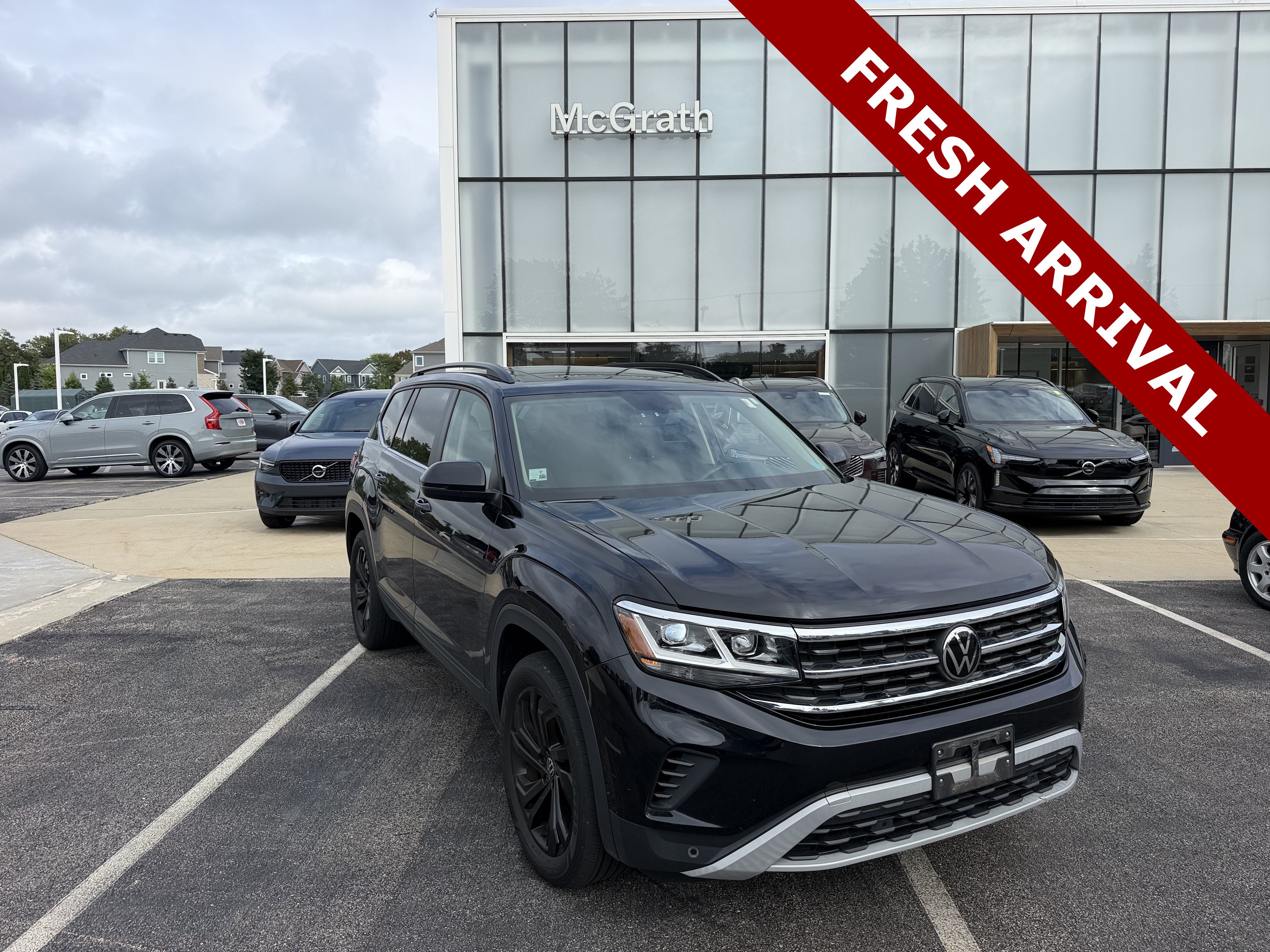 Used 2023 Volkswagen Atlas SE w/ Panoramic Sunroof Package