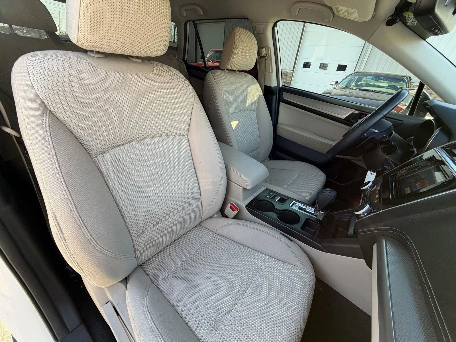 Used 2018 Subaru Outback 2.5i Premium image 15