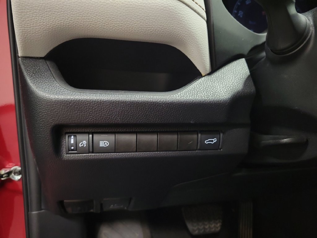 Used 2023 Toyota RAV4 XLE Premium FWD image 27