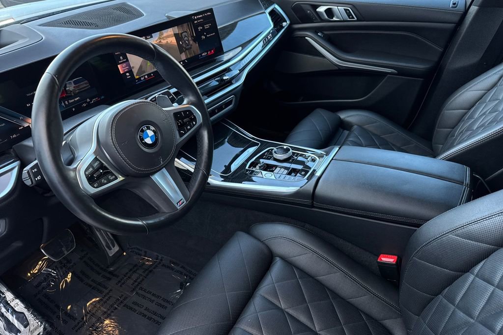 Used 2024 BMW X7 xDrive40i w/ M Sport Package AWD/4WD image 9