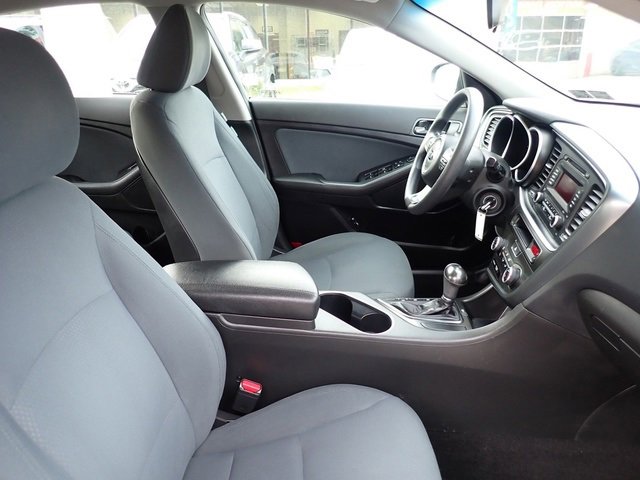 Used 2015 Kia Optima LX image 3