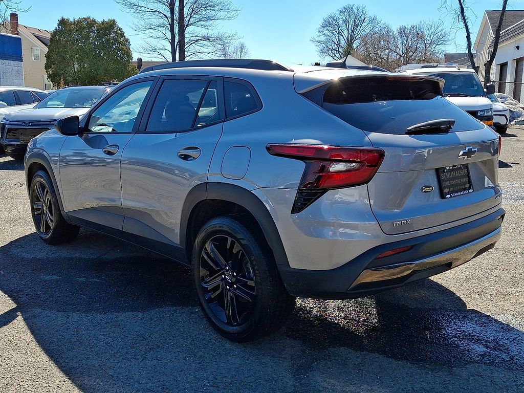 Used 2024 Chevrolet Trax ACTIV w/ Sunroof Package image 6