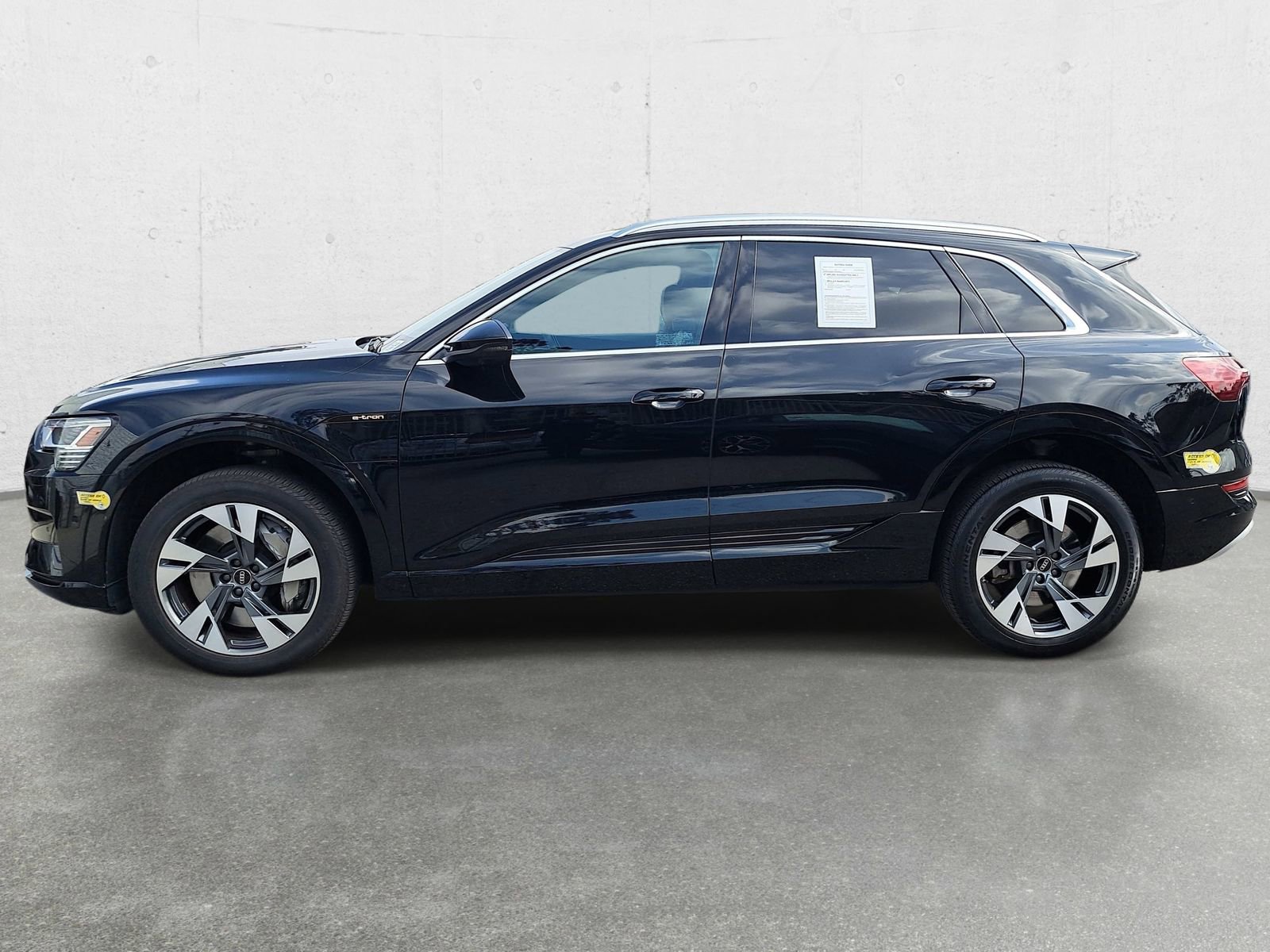 Used 2022 Audi e-tron Premium Plus AWD/4WD image 8