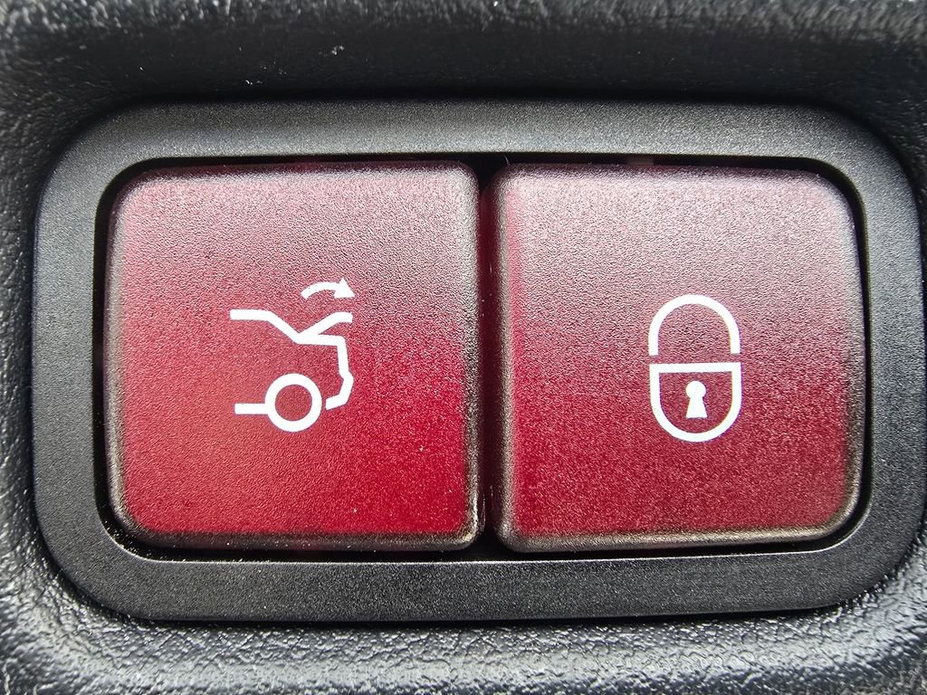 Certified 2025 Mercedes-Benz C 300 4MATIC Sedan image 18