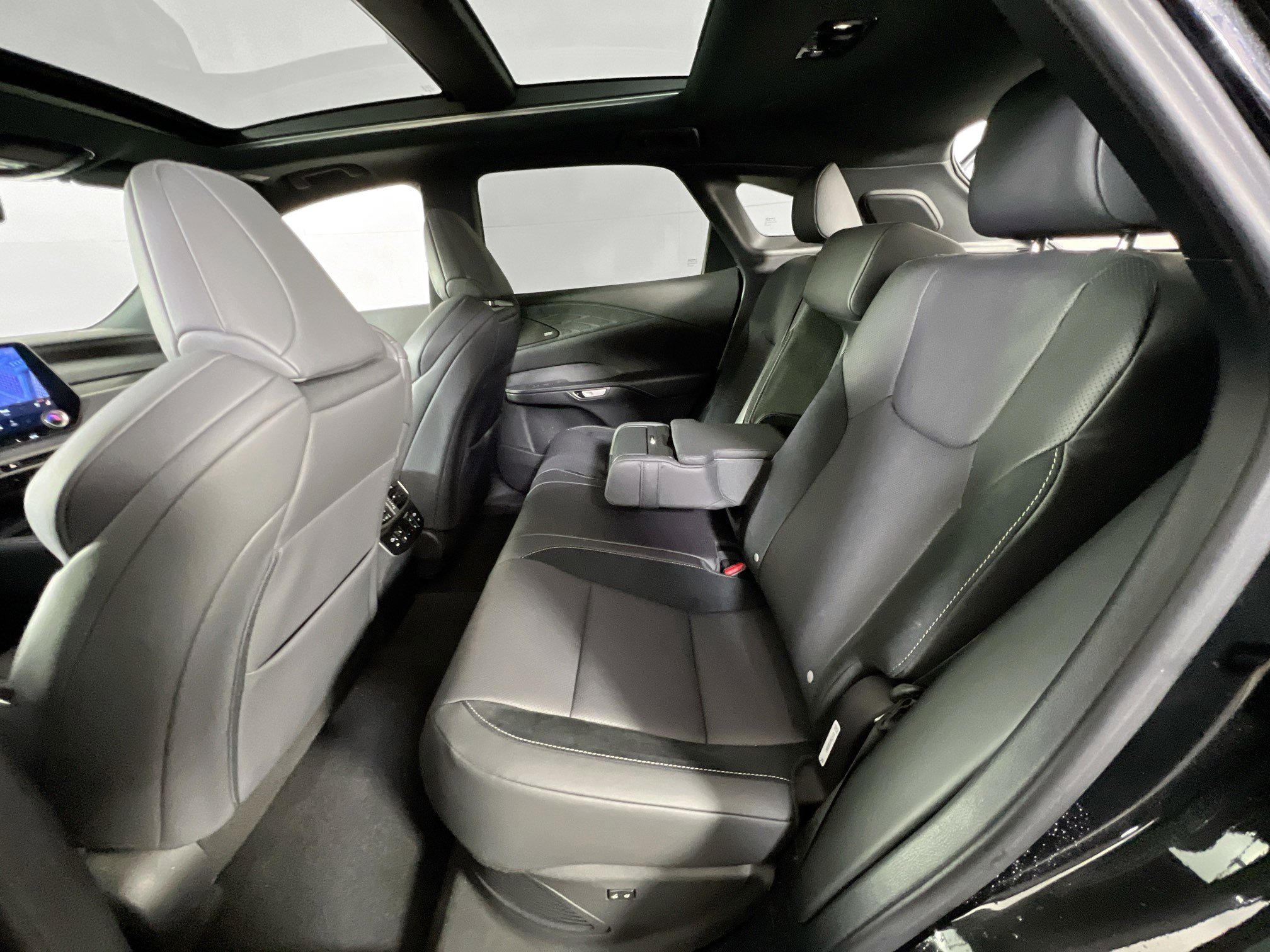 Used 2024 Lexus RX 500h F Sport w/ Convenience Package image 25