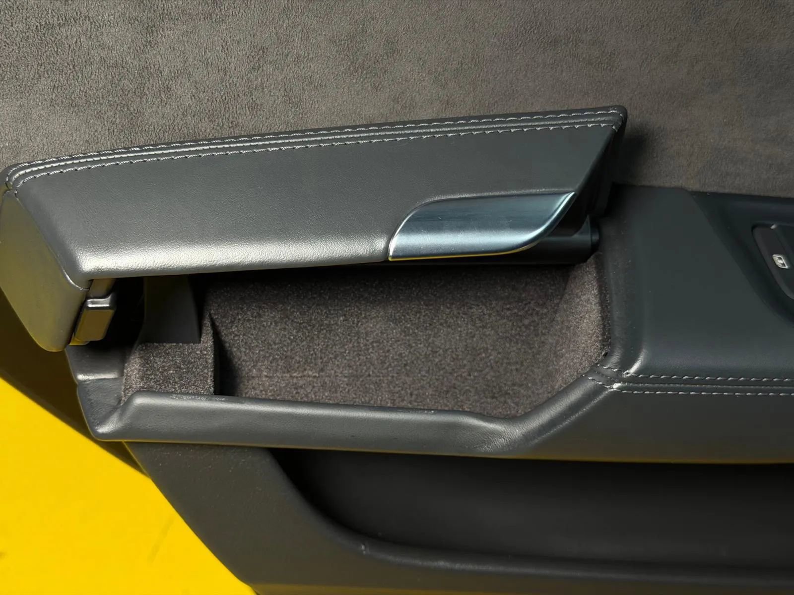 Used 2015 Audi A8 L 4.0T w/ Premium Package image 26