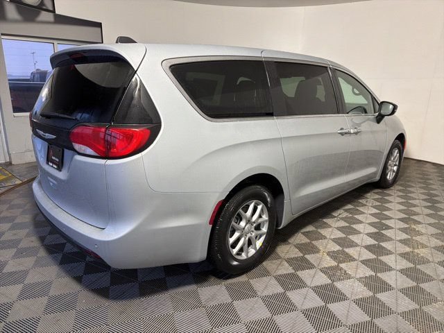 New 2026 Chrysler Voyager LX FWD image 6