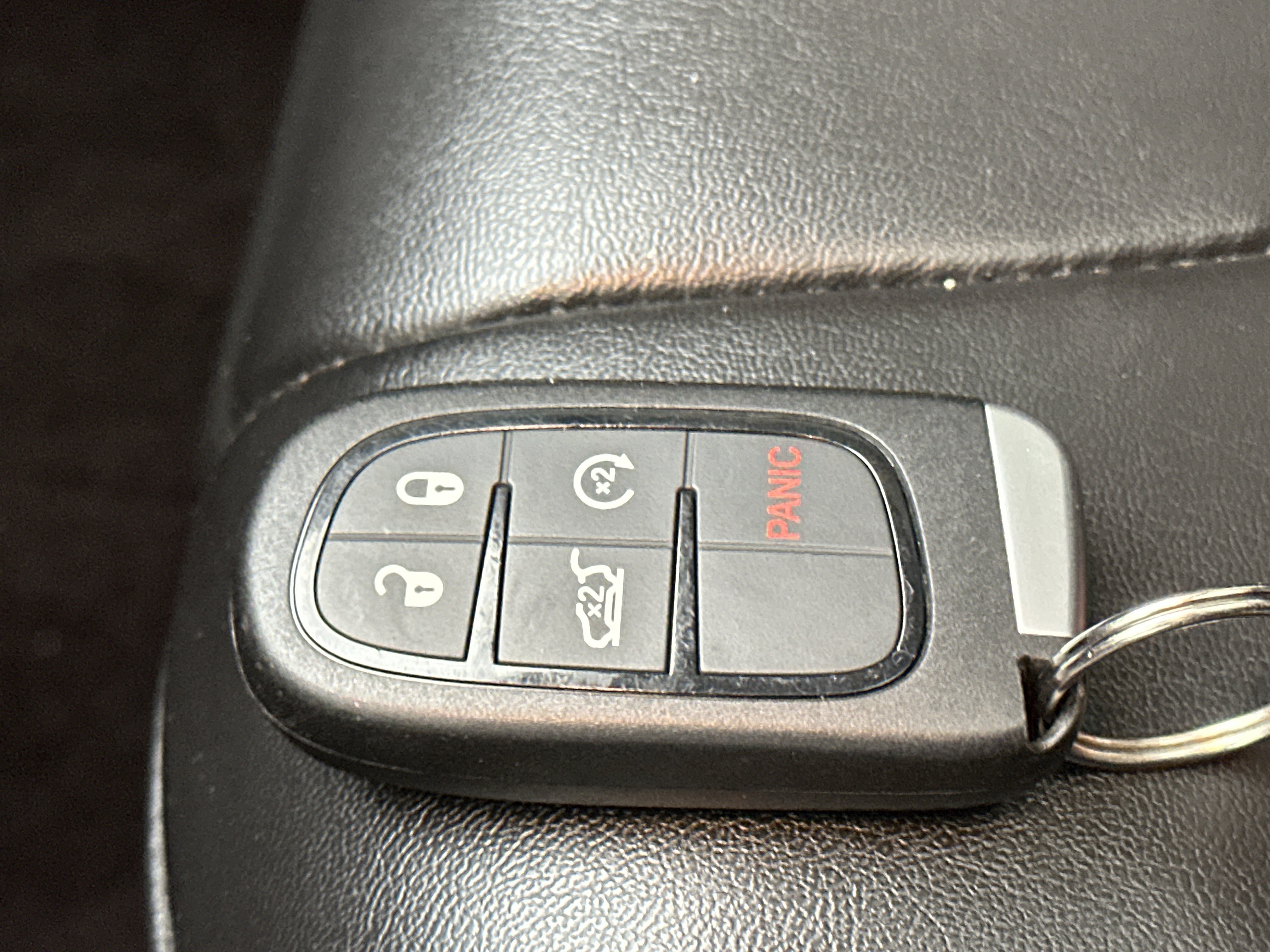 Used 2019 Jeep Cherokee Latitude Plus w/ Comfort/Convenience Group image 39