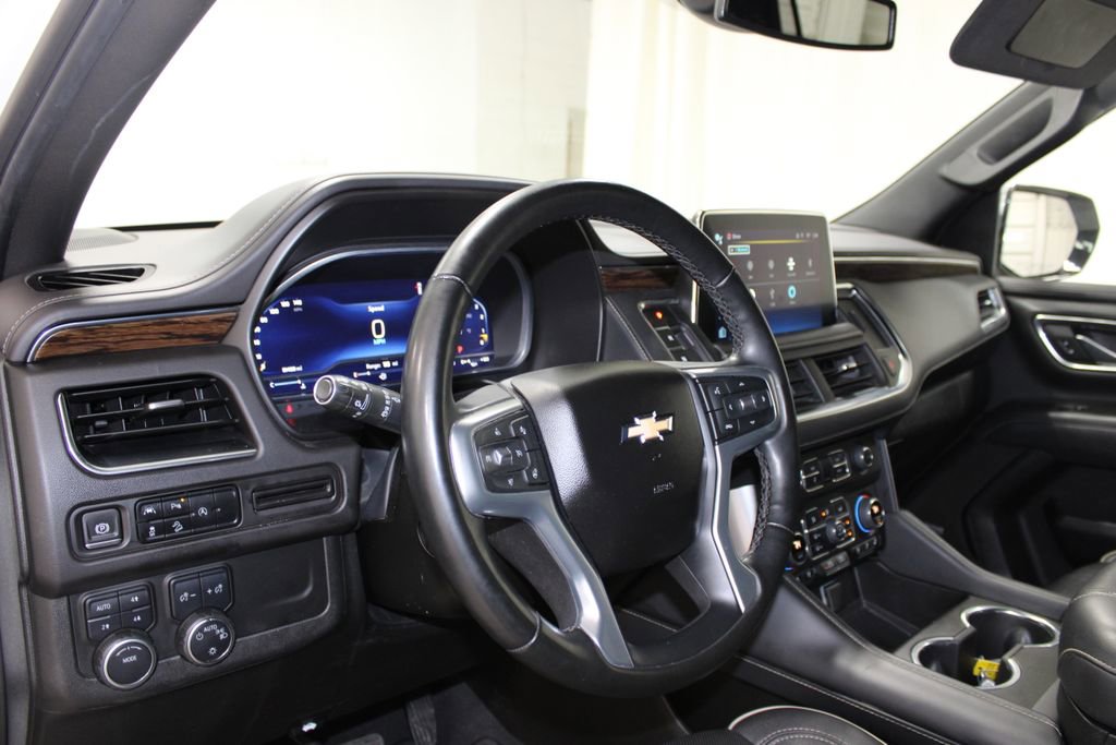 Used 2023 Chevrolet Suburban Premier image 17