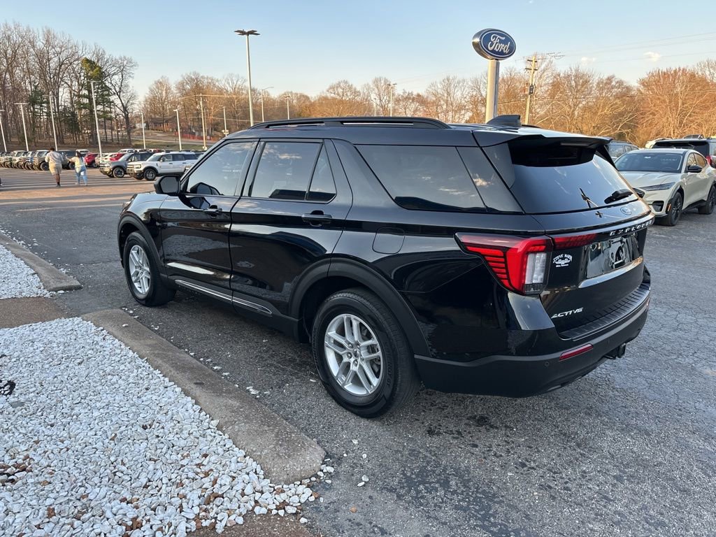 Used 2025 Ford Explorer Active image 5