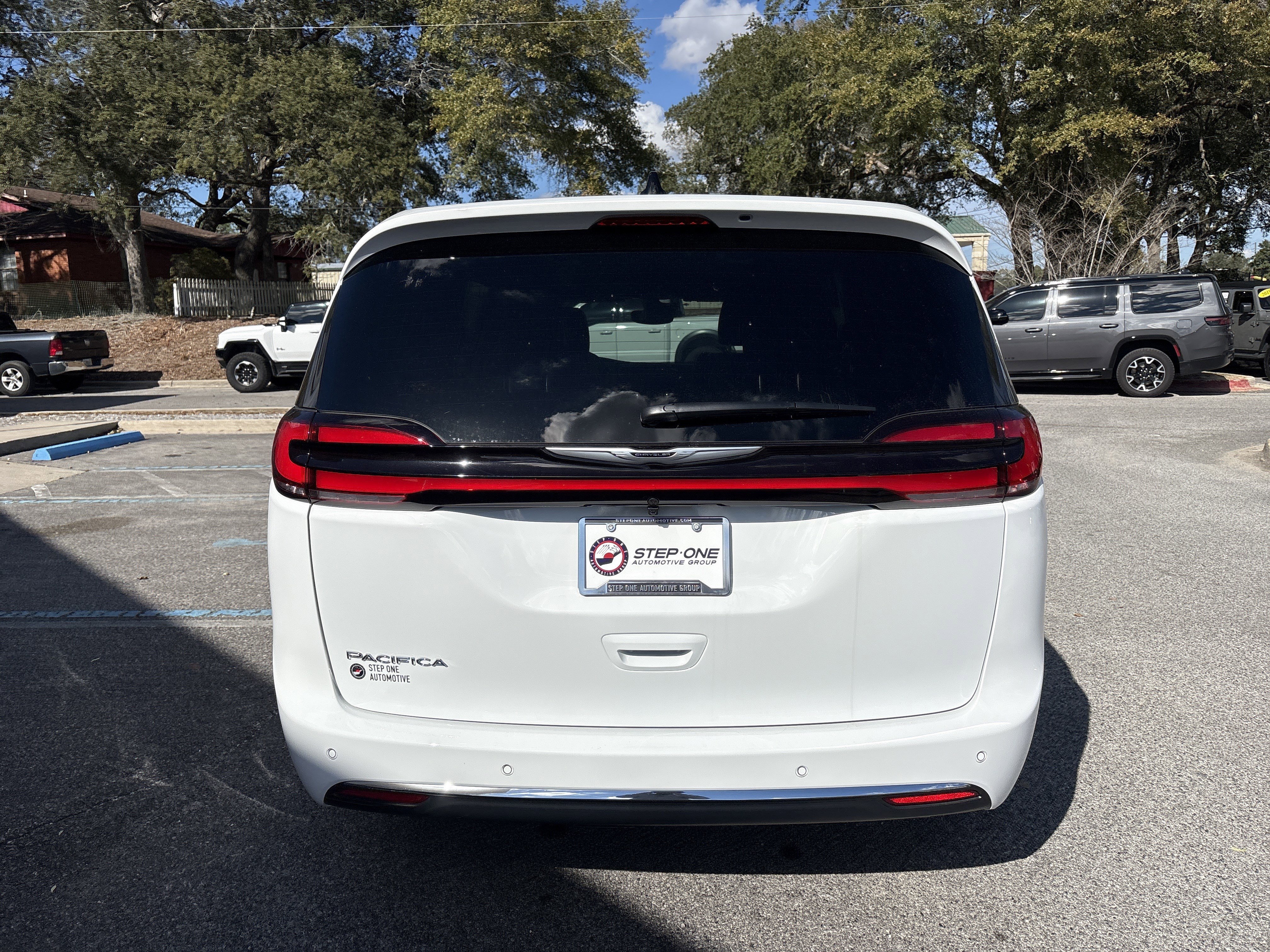 New 2026 Chrysler Pacifica Select image 5