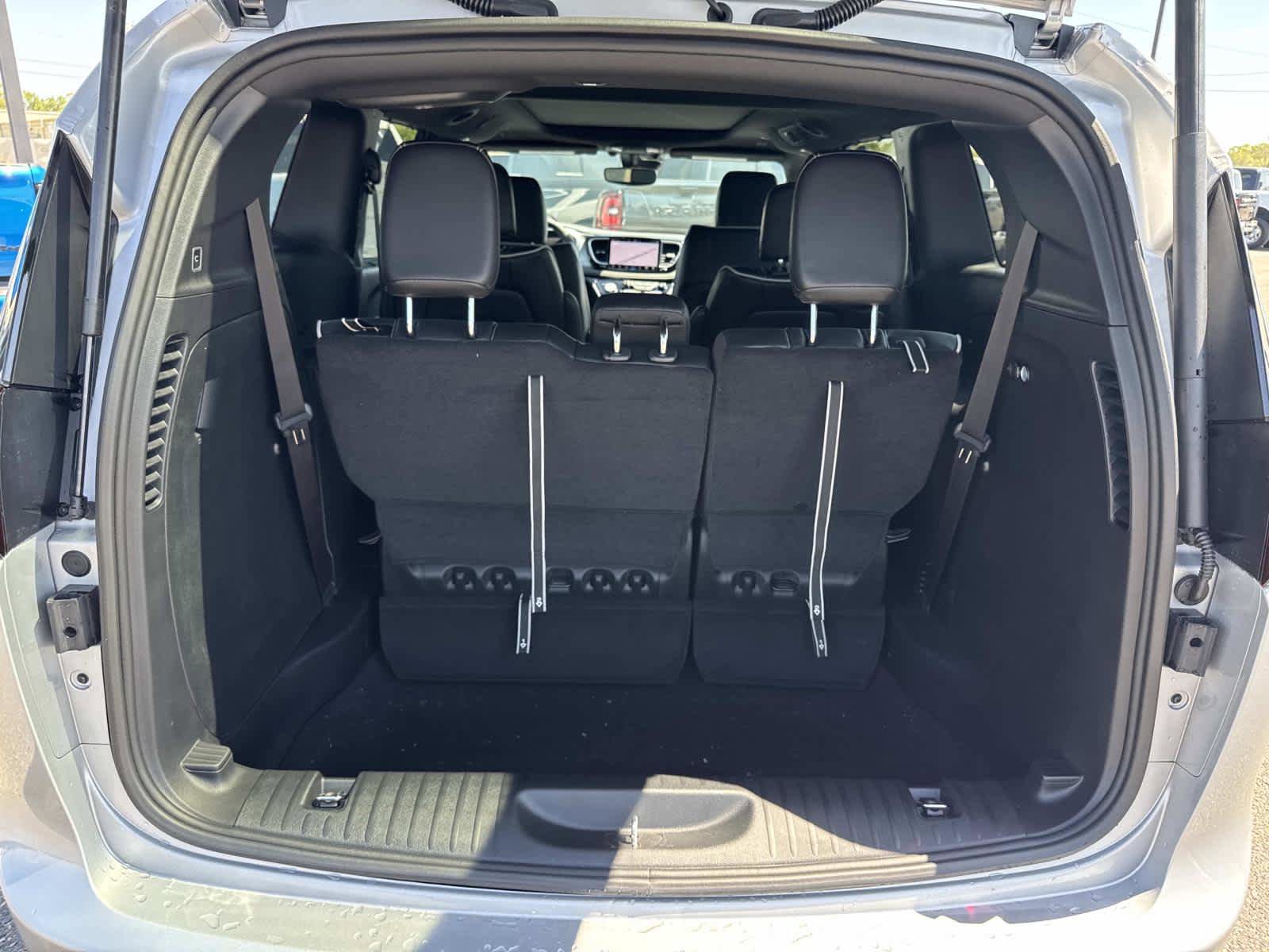 New 2026 Chrysler Pacifica Limited image 7